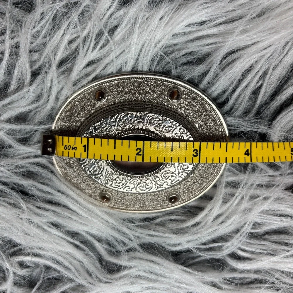 The Unbranded Brand vintage antique